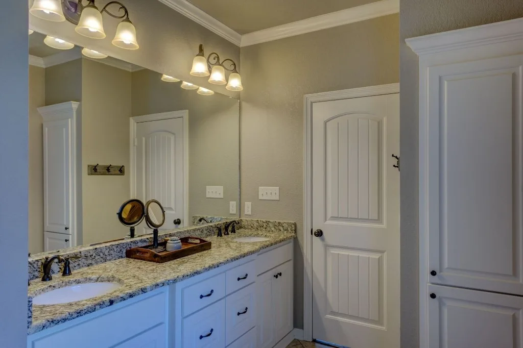 White Peninsula Seating Kitchen